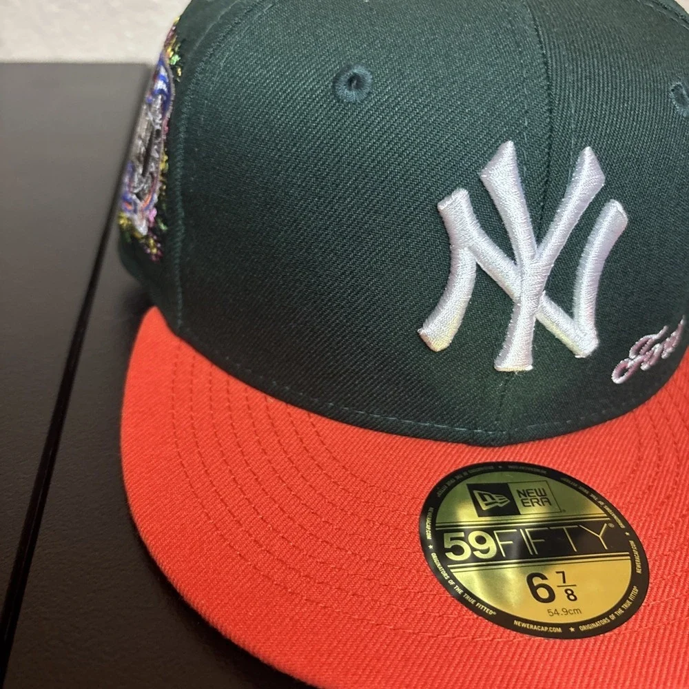 Jae Tips New Era collab Yankee, Green crown, Orange Brim, Pink UV size 6 7/8 kid